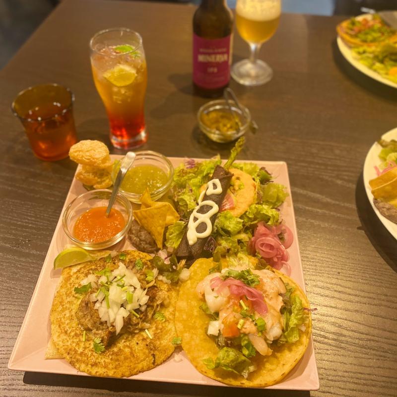 デラックスプレート(Tacos Mercado)