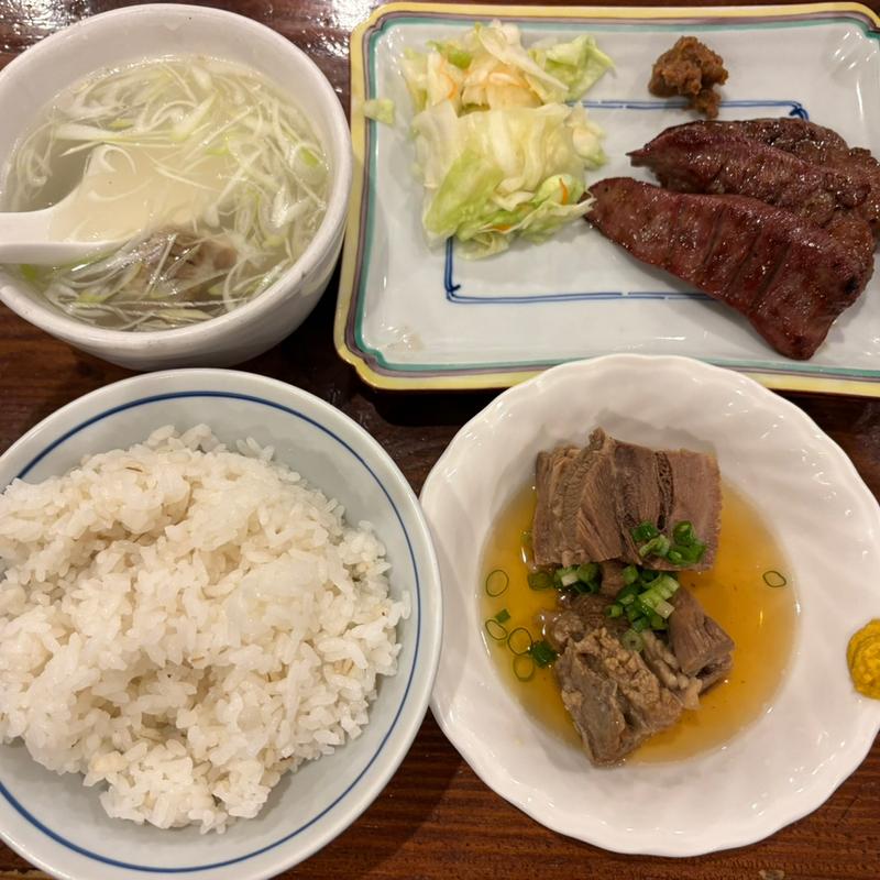 牛タン角煮セット(牛たん料理 閣 ブランドーム本店)