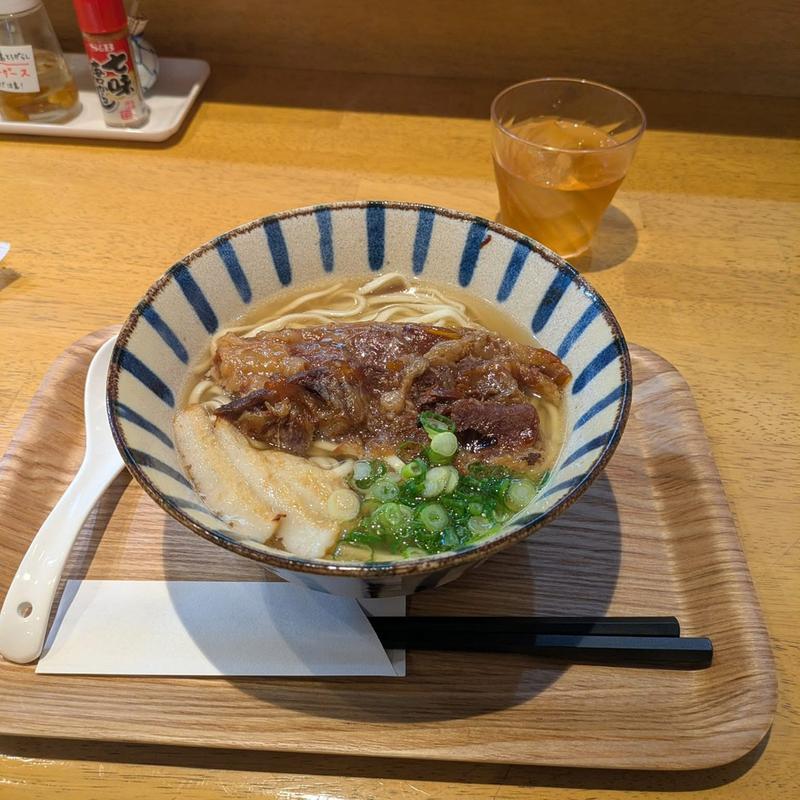 ソーキそば(沖縄そばの店 さんぴん食堂)
