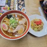 醤油ラーメン 半チャーハン