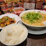 豚キムチ定食＋ラーメン濃いめ
