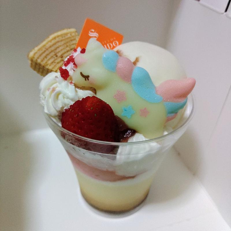 いちごパフェ(菓匠　松栄堂 SWEET FIELDS SHOEIDO  （ショウエイドウ）)
