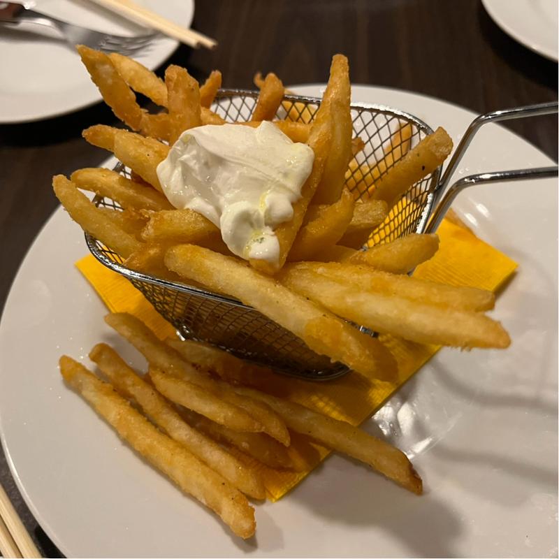 トリュフオイル薫るクリスピーフレンチフライ(肉屋のイタリア酒場 Mario)