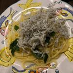 シラスと九条ネギのペペロンチーノ