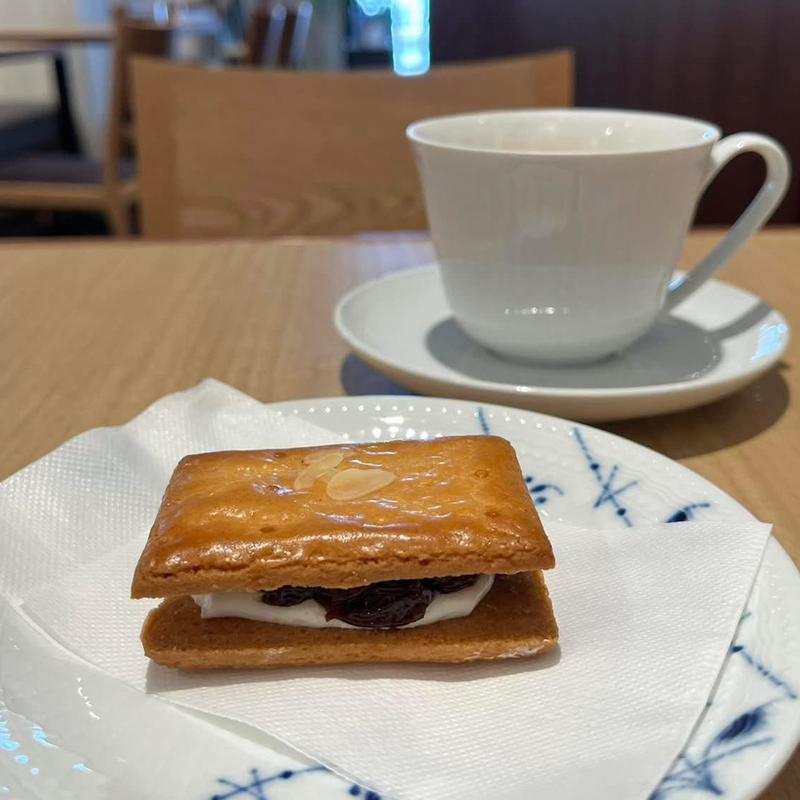 レイズン・ウィッチ(巴裡 小川軒 目黒店)