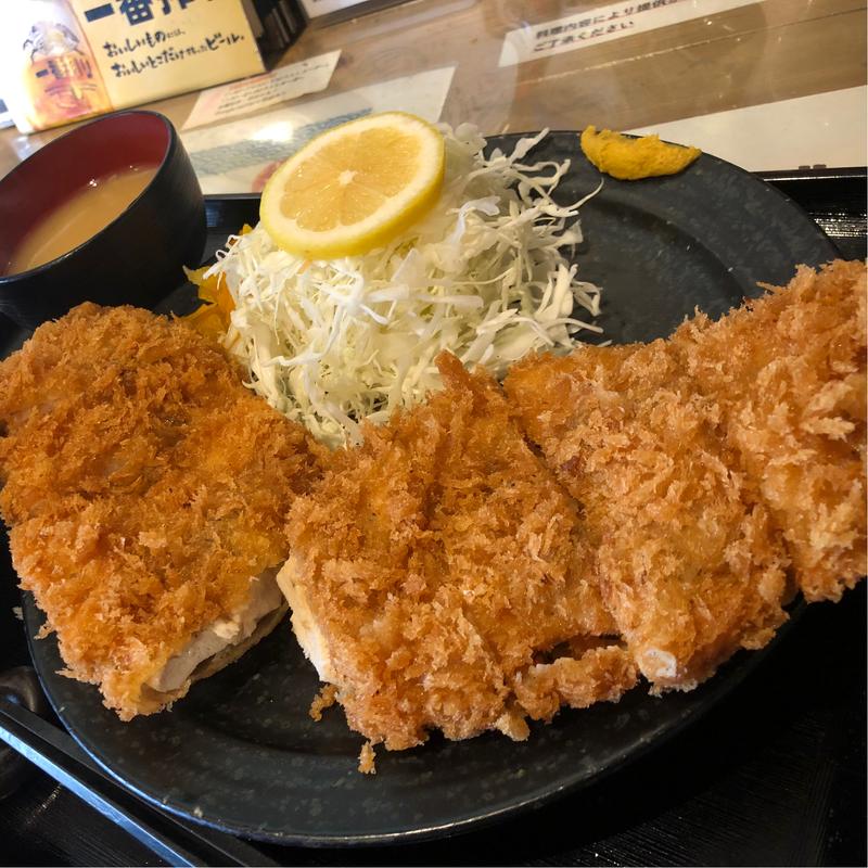 チキンカツ定食(豚菜)
