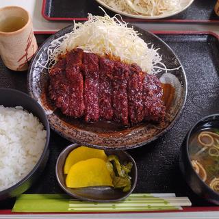 ロースとんかつ定食(チロル)