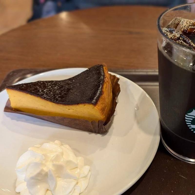 パンプキンバスクチーズケーキ(スターバックスコーヒー 明大前店)