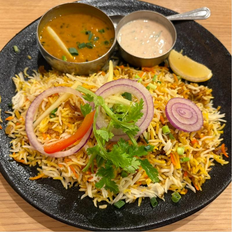 チキンビリヤニ　豆カレー(ディップパレス 新横浜店)