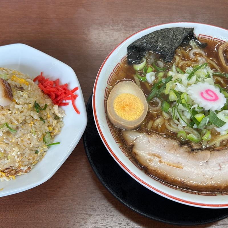 ラーメン半チャーハン(籠屋食堂)