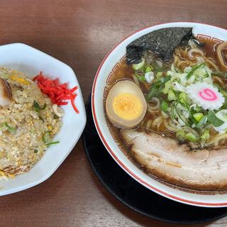 ラーメン半チャーハン