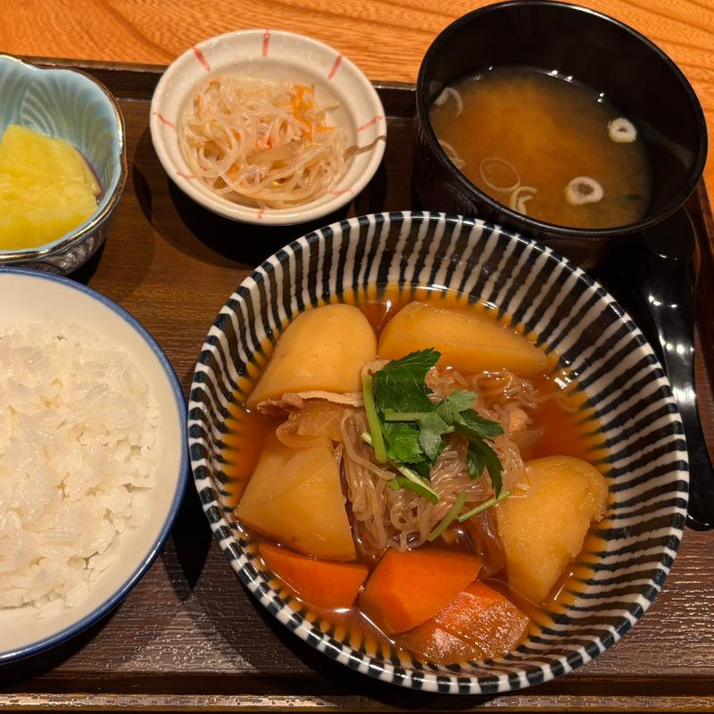 肉じゃが定食(恵比寿 土鍋炊ごはん なかよし 渋谷２丁目店)