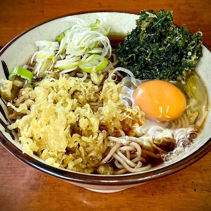 たぬきそば 春菊天 生卵(そば処 亀島)