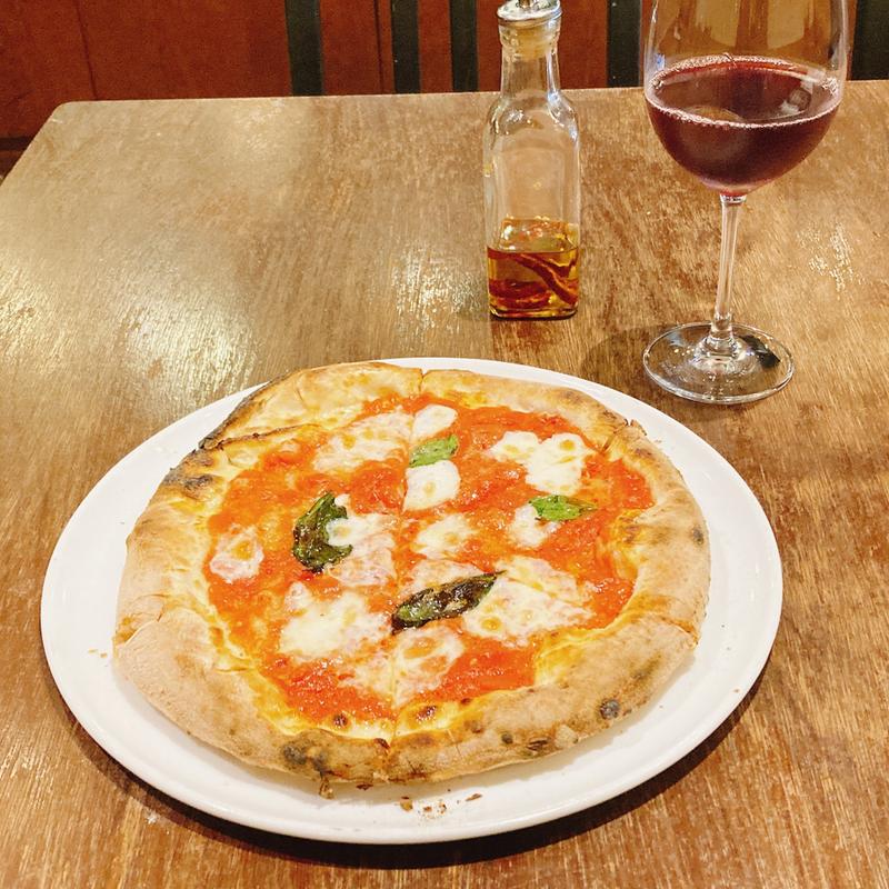 マルガリータ、グラスワイン（赤）(PIZZA365)