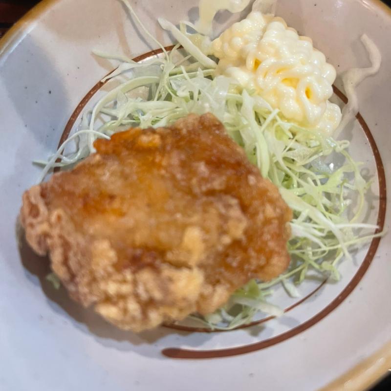 お通し　唐揚げ(武州うどんあかね&みどりダイニング)