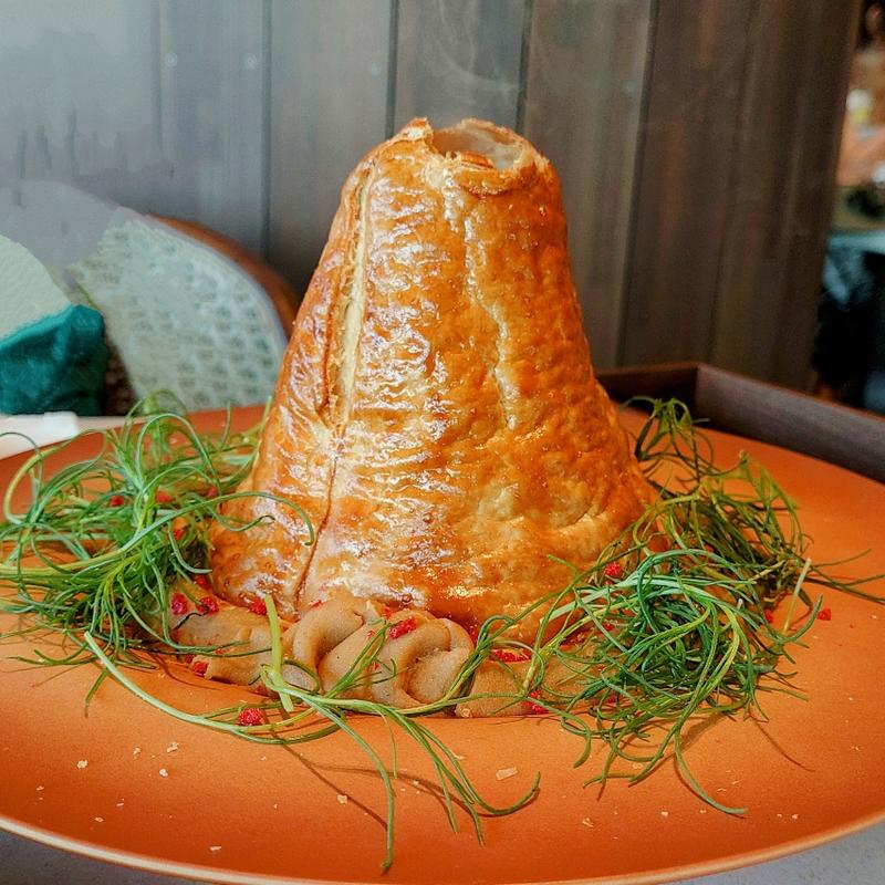 火山ビーフパイ(パノラマダイニング)