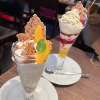 3種のクッキーと紅茶クリームのパフェ(Café Morozoff（カフェモロゾフ）あべのハルカス近鉄本店)