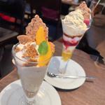 3種のクッキーと紅茶クリームのパフェ