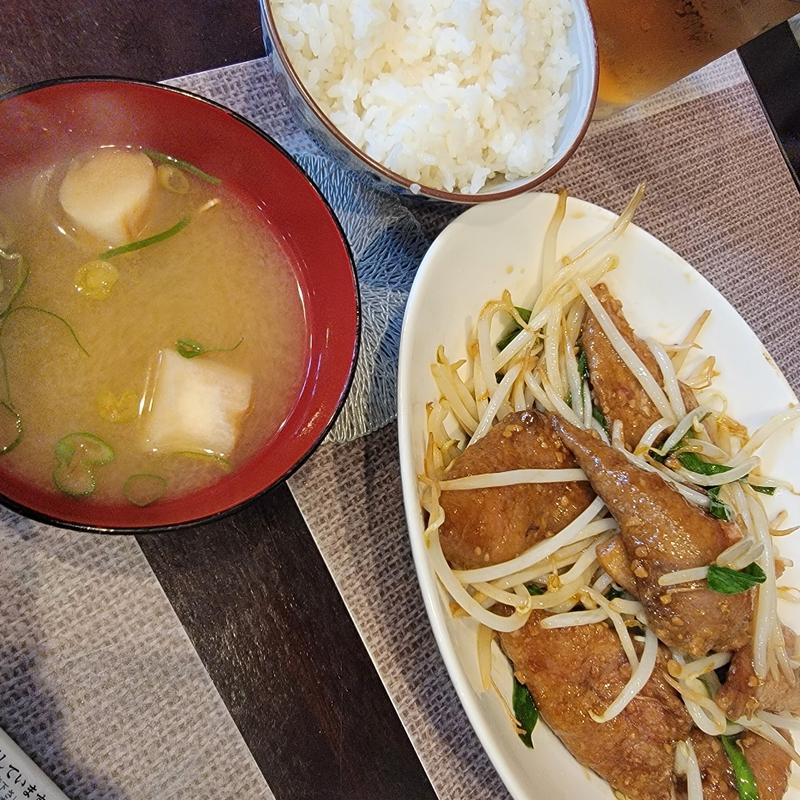 レバニラ炒め定食(呑み処 酒場塾)