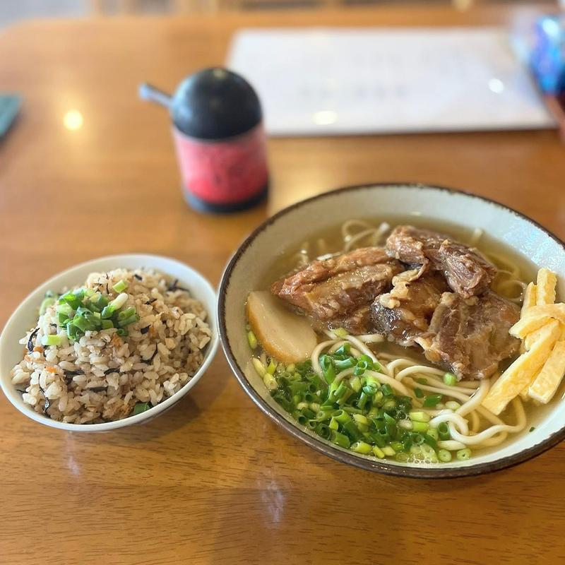 軟骨ソーキそば 中 ジューシー(なーざと家 )