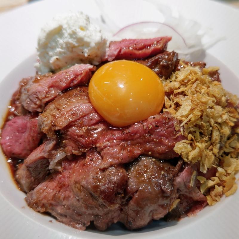 ビーフステーキライスL＋卵黄(ステーキライスの店 センタービーフ横浜関内本店)