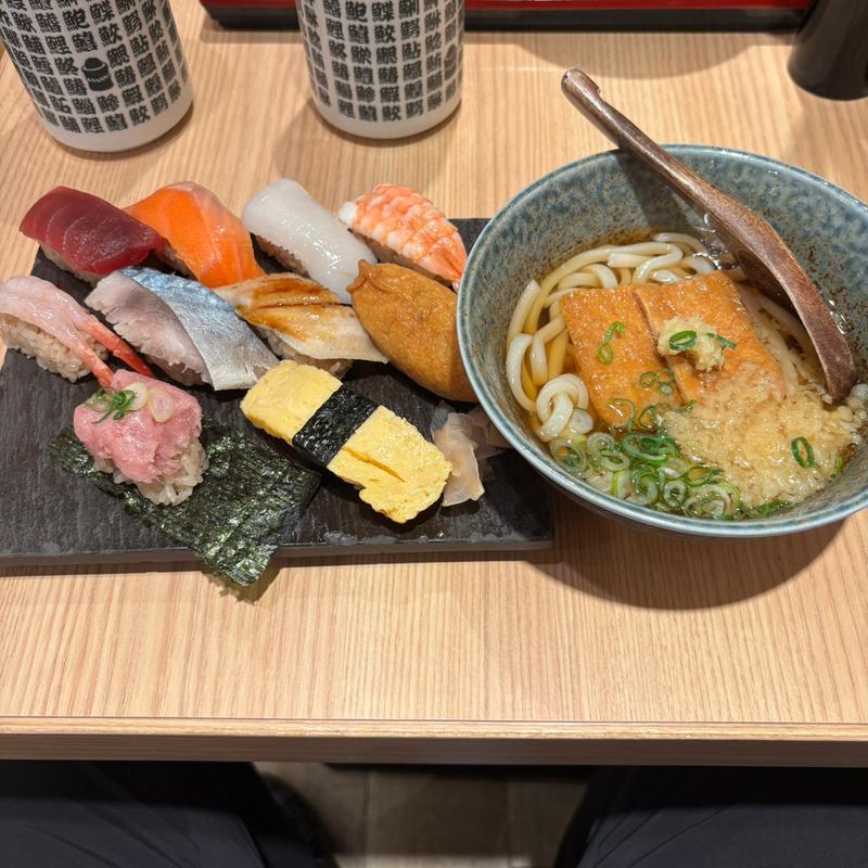 うどん・寿司セット(鮨 酒 肴 杉玉 本町)