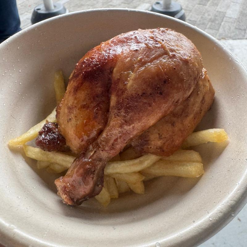 ボジョ・ア・ラ・ ブラサ (ペルーパビリオン)