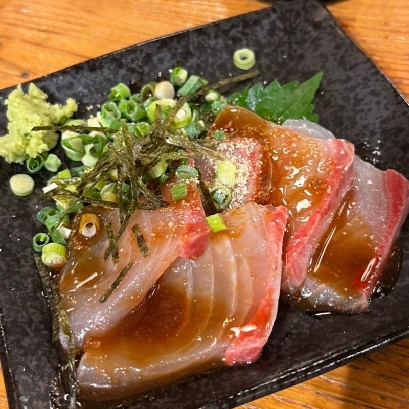 ごまカンパチ(立ち呑み酒場 よかたいデイトス店)