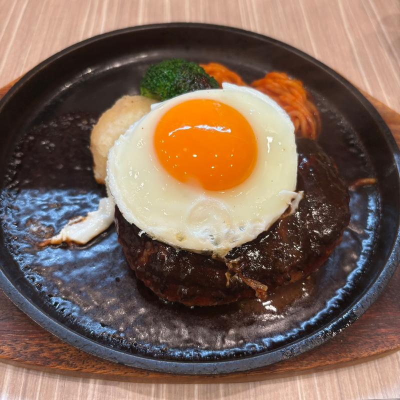 目玉焼きハンバーグ(200g)(ハンバーグダイナー マル)