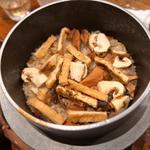 松茸と鰹角煮の釜炊きご飯