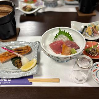 (弥助鮨 （ヤスケズシ）)