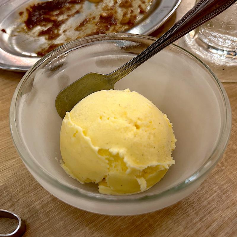 バニラアイス(焼肉ホルモン下町の牛)