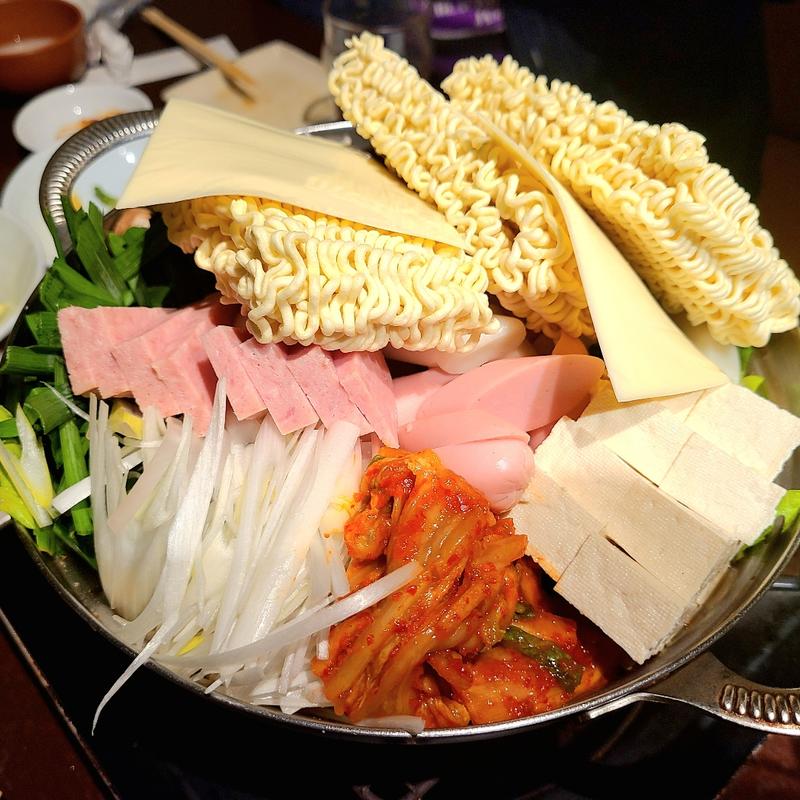 プデチゲ(韓国家庭料理と鍋 韓屋)