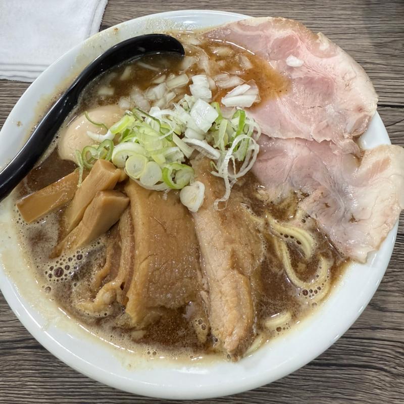 全部のせ煮干しラーメン(らーめん　つけ麺　虎テツ)