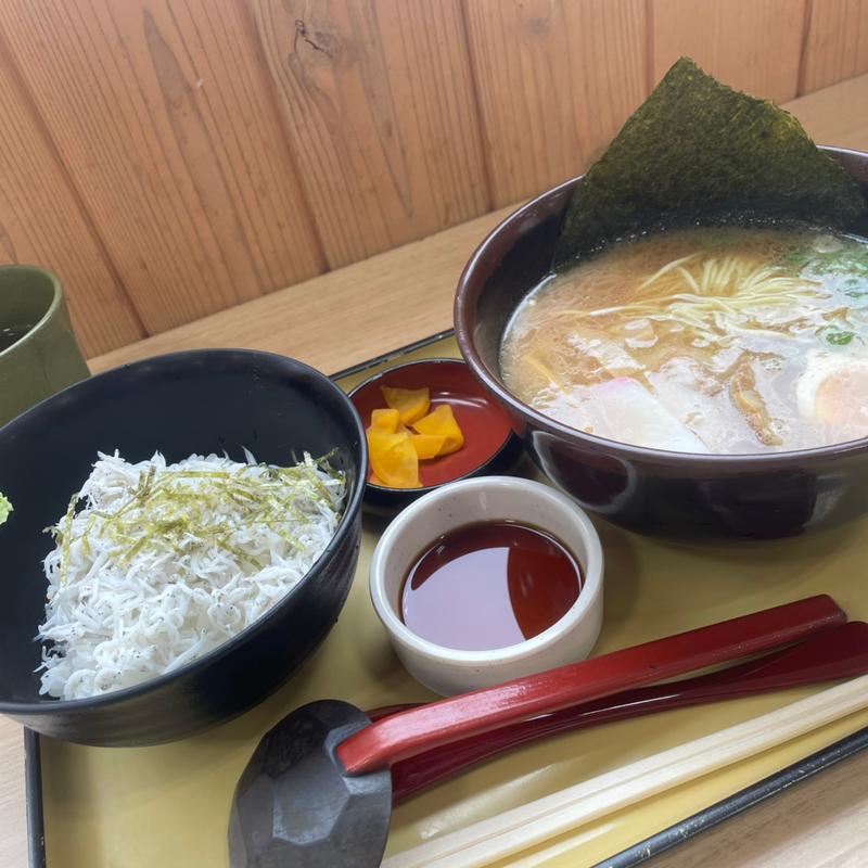 和歌山らーめん&ミニしらす丼(岬 丘の上食堂)