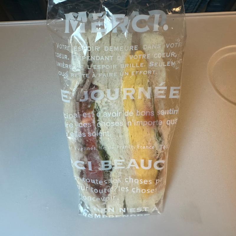 三角オムレツサンド(ブーランジュリータカギ JR千里丘駅店)