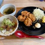 唐揚げ定食(唐揚げ4個、ライス→チャーシュー丼に変更)(金まる餃子)