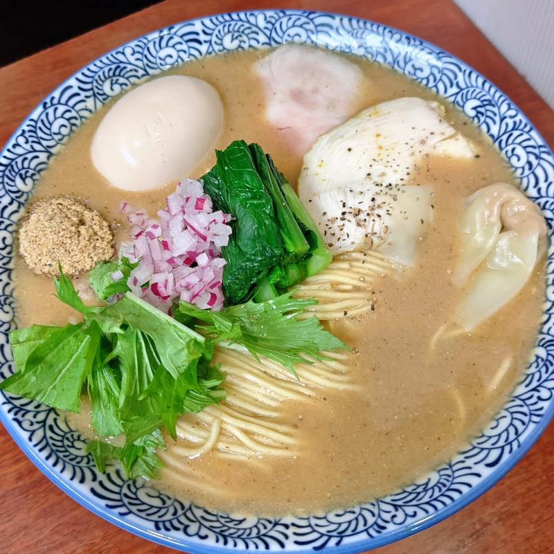 濃厚中華そば 中盛 味玉 スープ増し(亀我楽（きがら）)