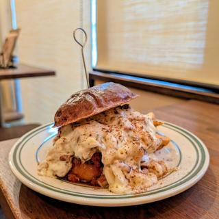 きのことベーコンのスモーキーグラタンバーガー(ザ マンチーズ バーガーワークス （THE MUNCHIES BURGER WORKS）)