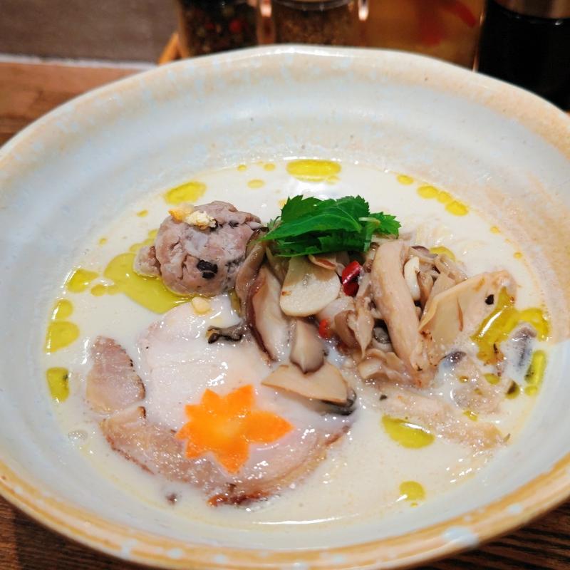 トリュフ香る秋のキノコポタ(鶏ポタラーメンTHANK 鎌倉小町店)