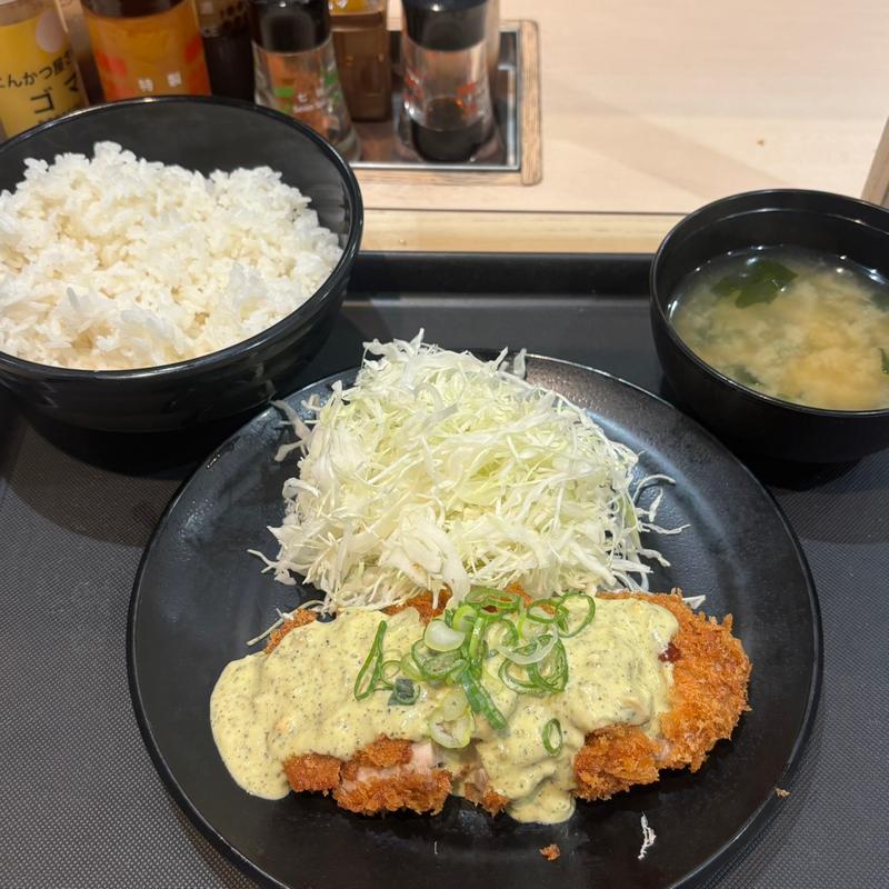 バジルタルタルチキンかつ定食(松のや 中野坂上店)