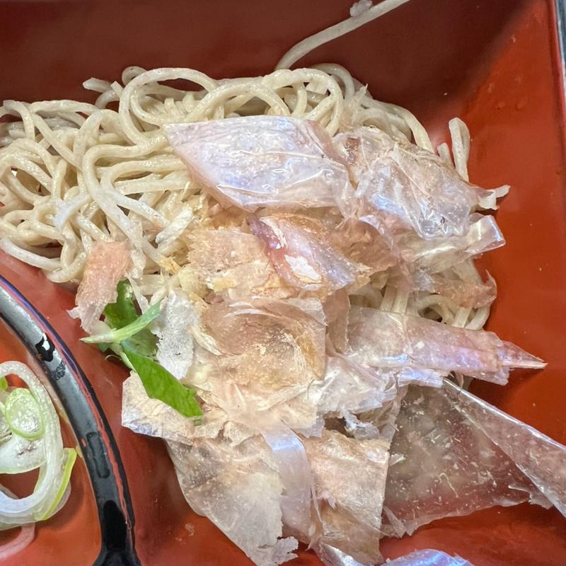 青紫蘇かつお節蕎麦(そば処 一心庵)