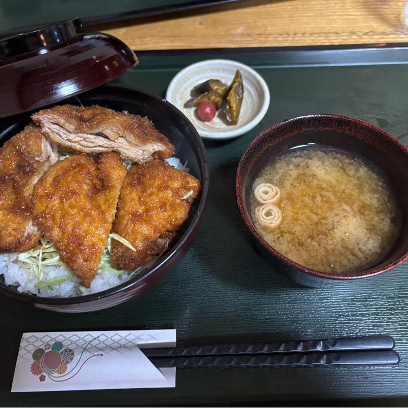 ヒレカツソースカツ丼(青い塔 （あおいとう）)