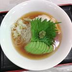 アボカドと蒸し鶏の北上山葵冷麺
