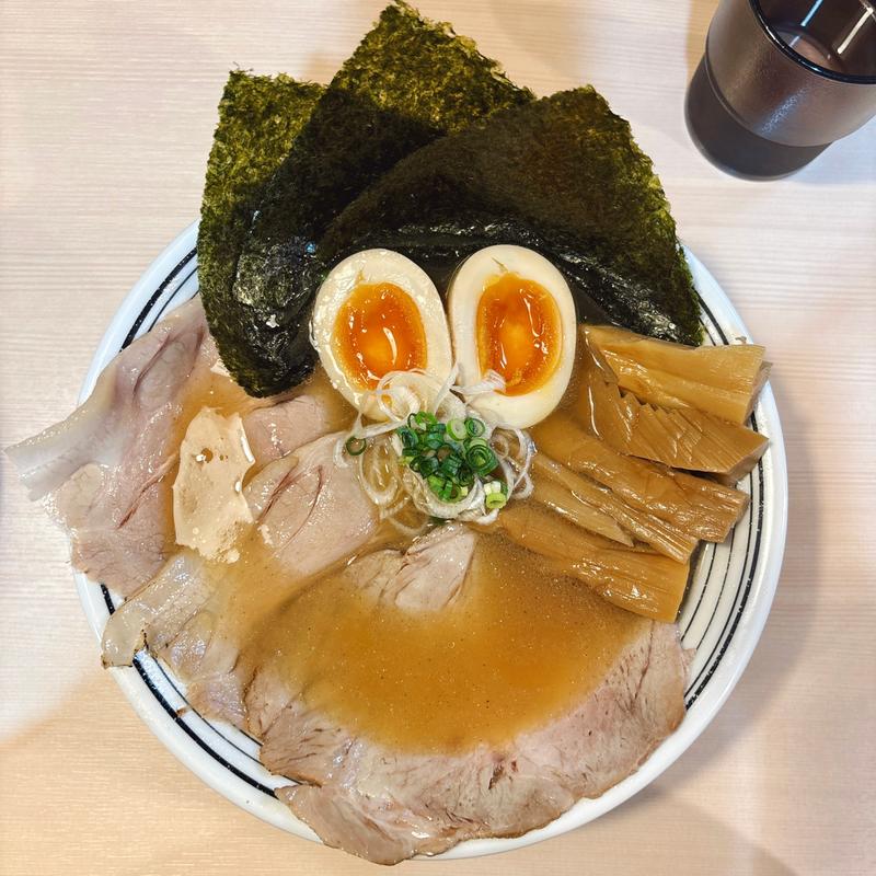 超煮干しらぁめん、全部入り(煮干しらぁめん 猫トラ亭)