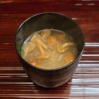 なめこの味噌汁(木佐貫)