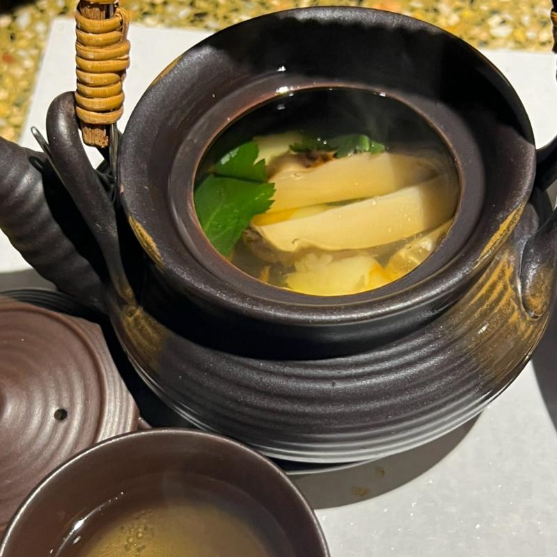 松茸土瓶蒸し(ステーキハウス響)