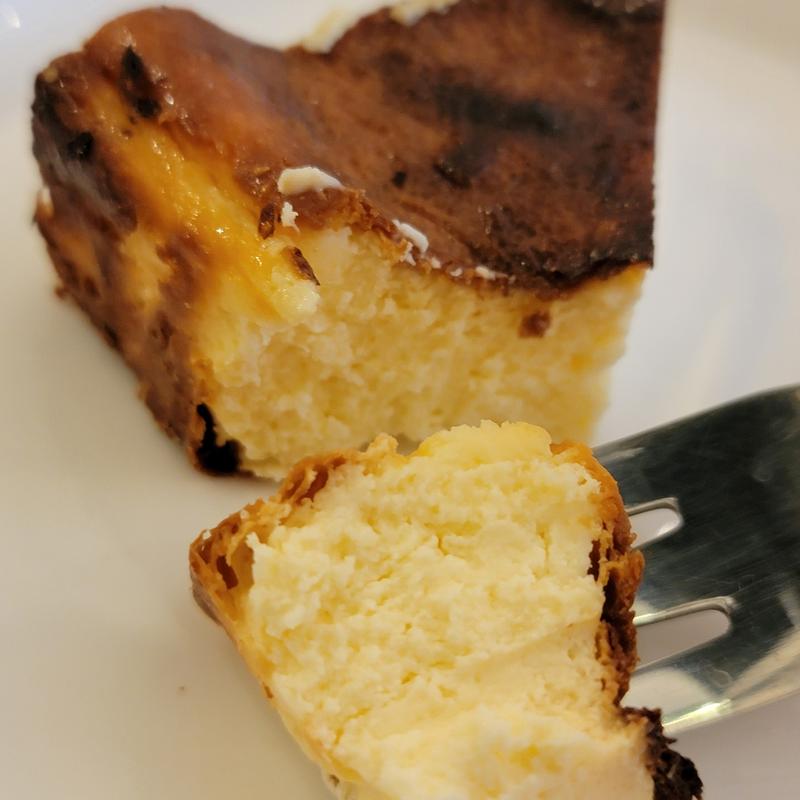 自家製バスクチーズケーキ(新橋223)