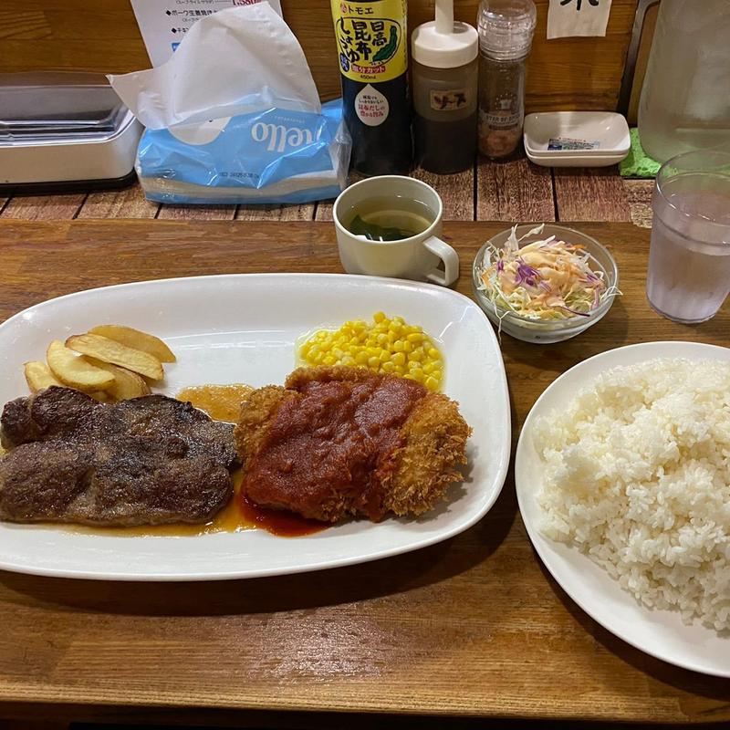 ビーフダブル とんかつ大盛り(レストラン ホワイトハウス)