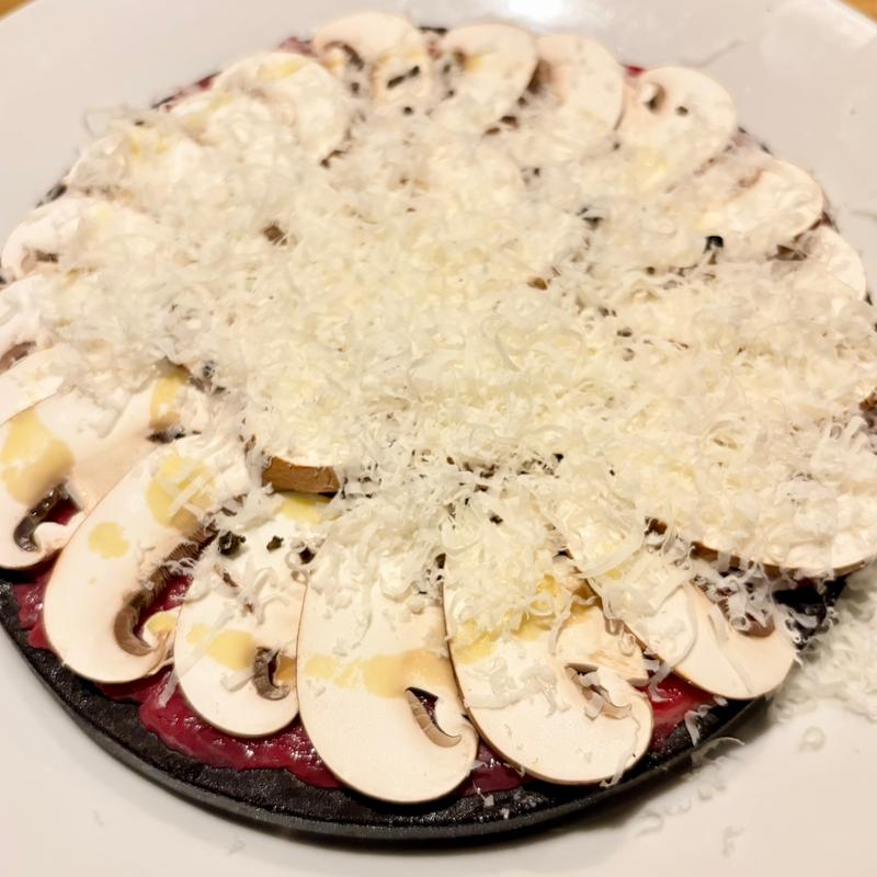 純生 白い牛カルパッチョ(かまど焼 NIKUYOROZU 三鷹店)